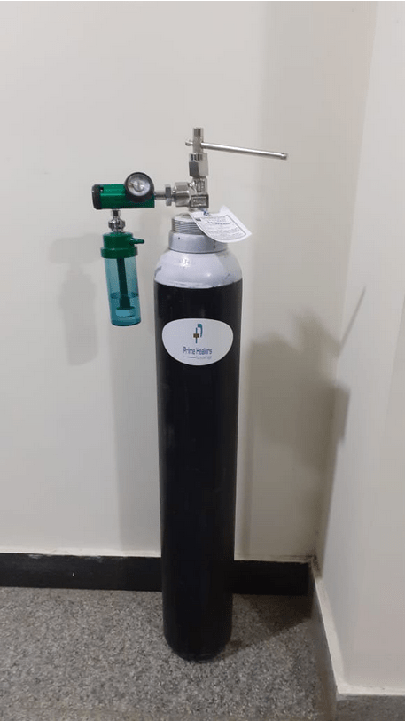Oxygen cylinders providing respiratory support